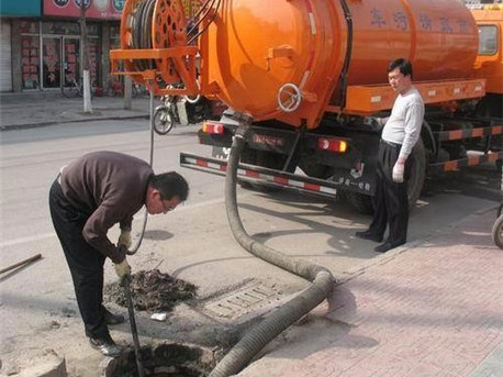 八所镇清掏化粪池，健康生活从这里开始